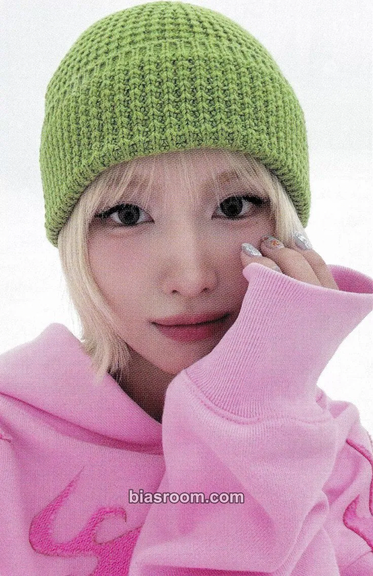 Momo STRATEGY Photocard - TWICE - TWICE K-pop photocard