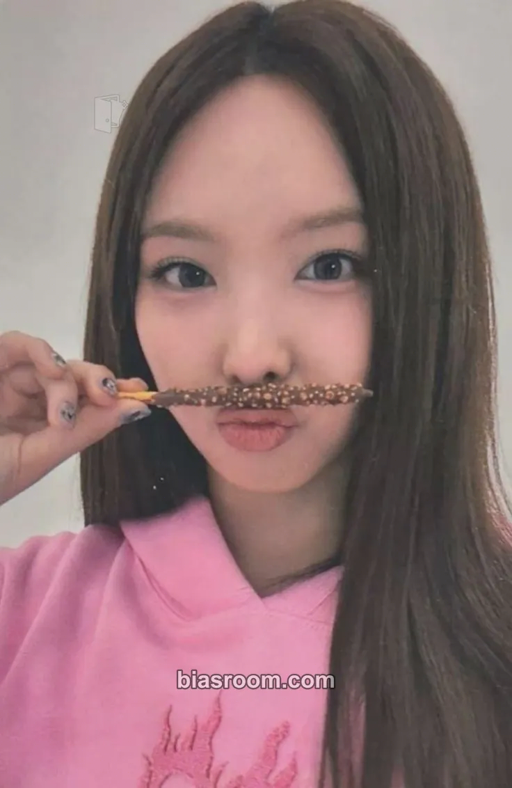 Nayeon STRATEGY Photocard - TWICE - TWICE K-pop photocard