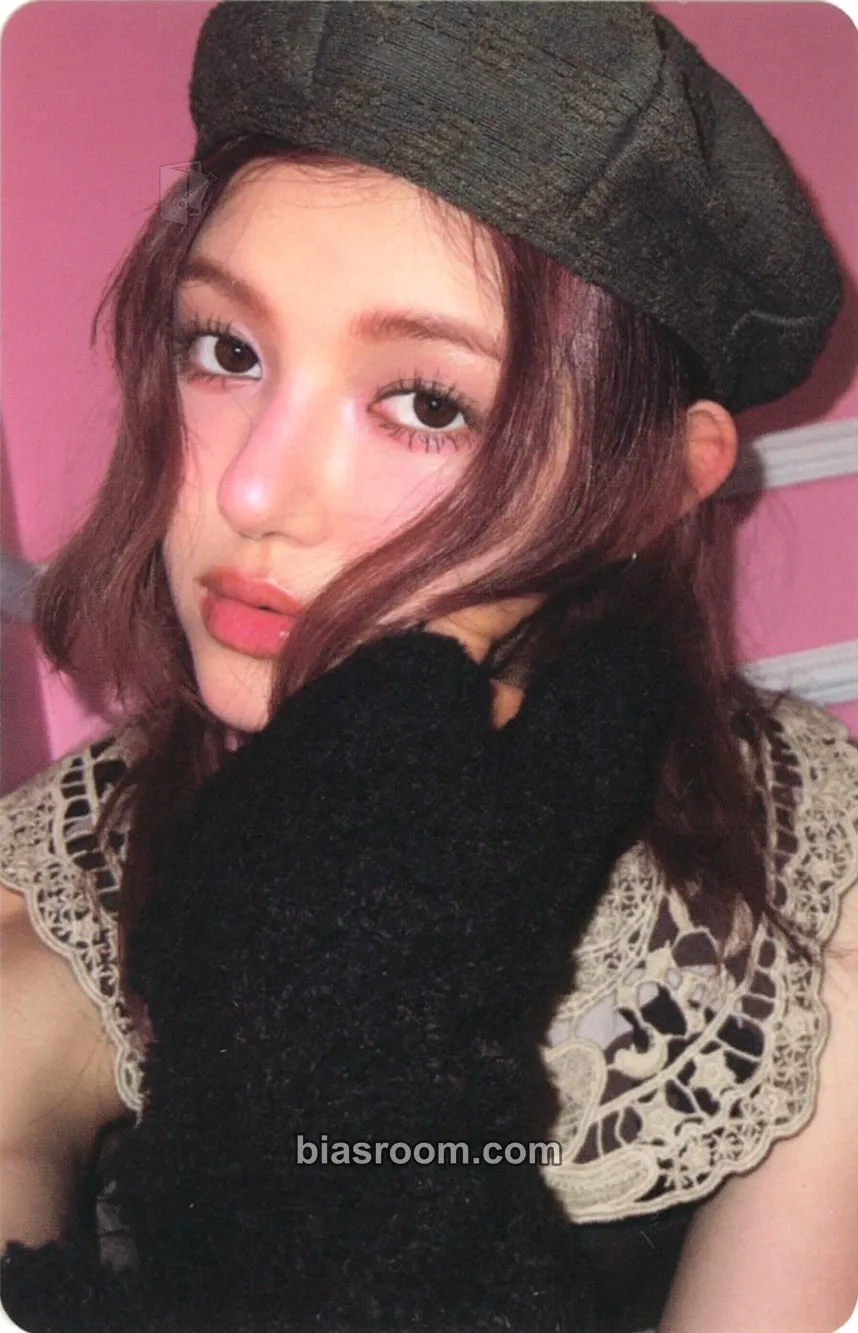 Danielle NewJeans “OMG” Photocard - NewJeans - NewJeans K-pop photocard
