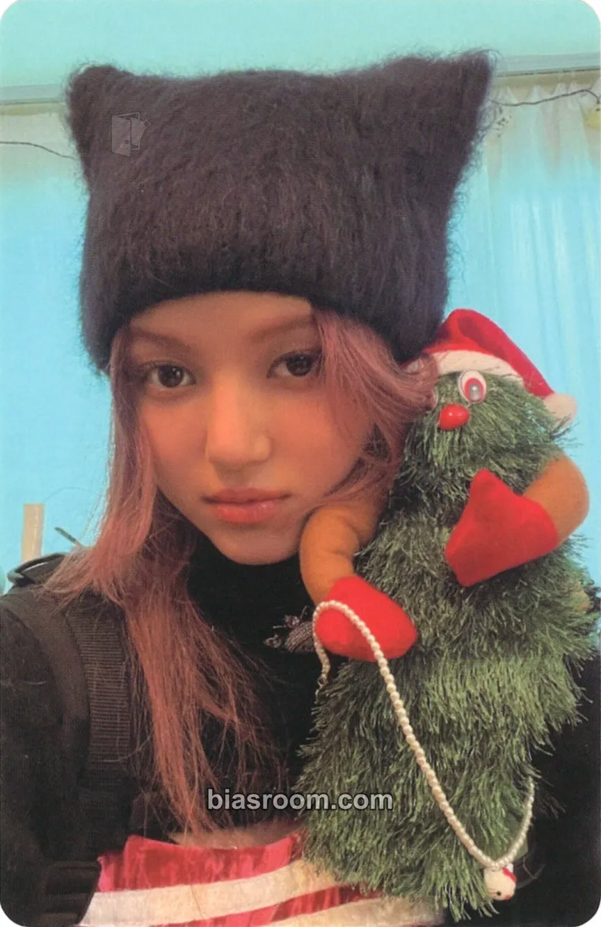 Danielle NewJeans “OMG” Photocard - NewJeans - NewJeans K-pop photocard
