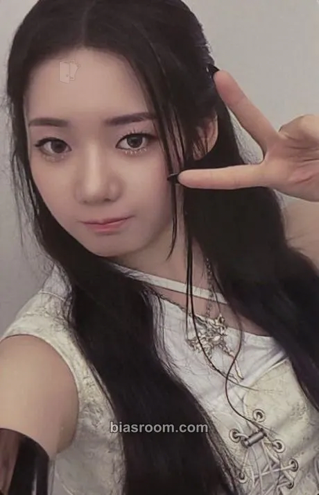 Rora BABYMONS7ER Photocard - BABYMONSTER - BABYMONSTER K-pop photocard
