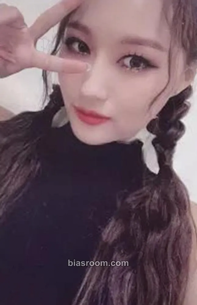 Siyeon Birthday Party Event Photocard - Dreamcatcher - Dreamcatcher K-pop photocard