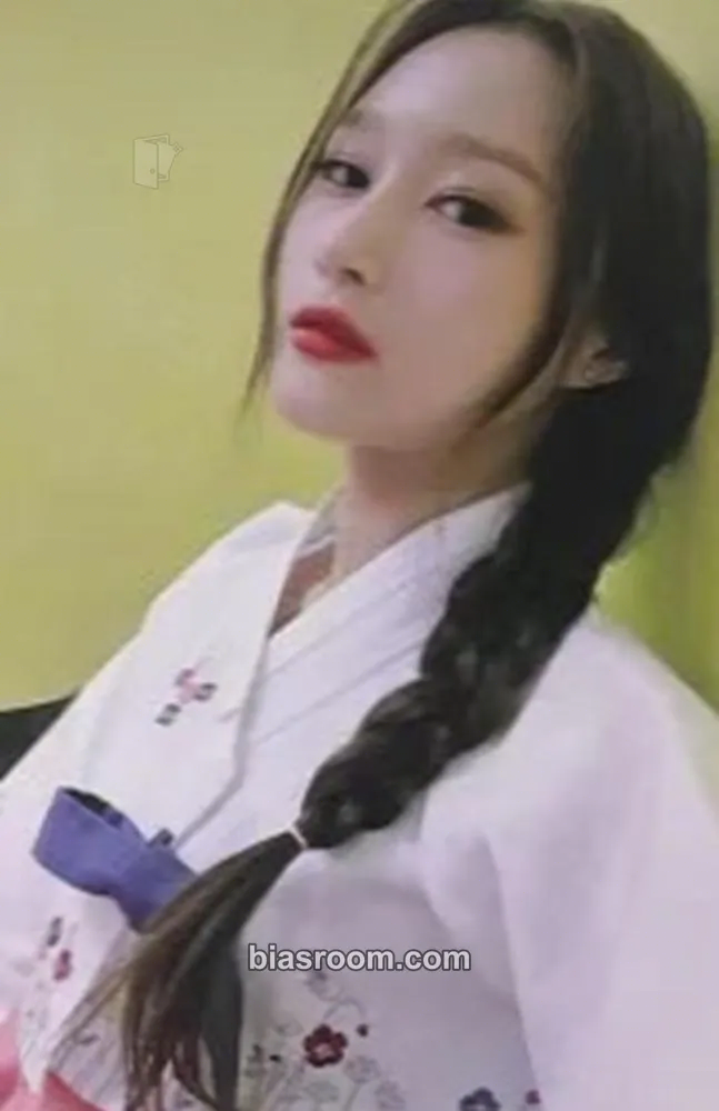 Siyeon Birthday Party Event Photocard - Dreamcatcher - Dreamcatcher K-pop photocard