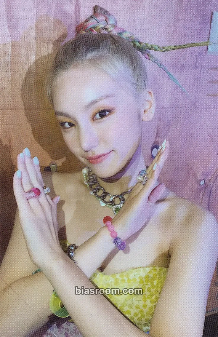 Yeji NOT SHY Photocard - ITZY - ITZY K-pop photocard