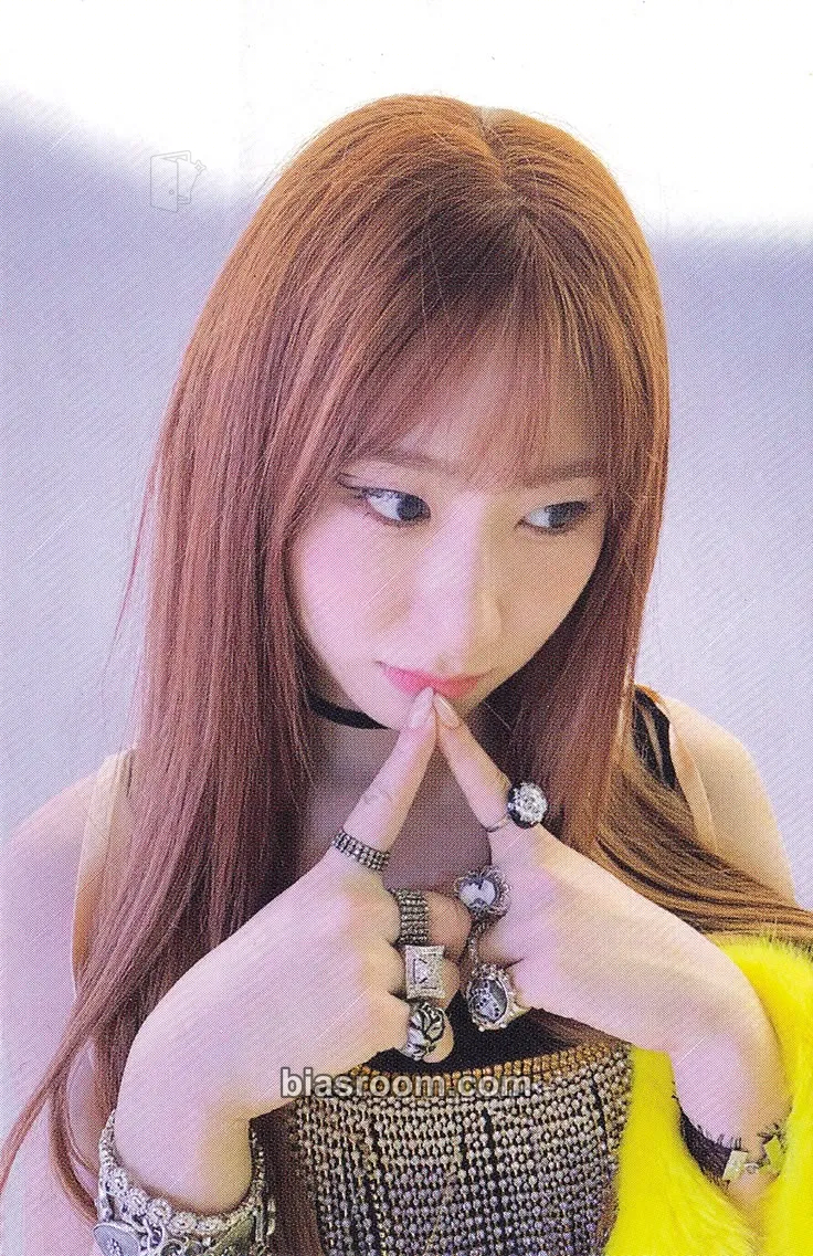 Chaeryeong NOT SHY Photocard - ITZY - ITZY K-pop photocard