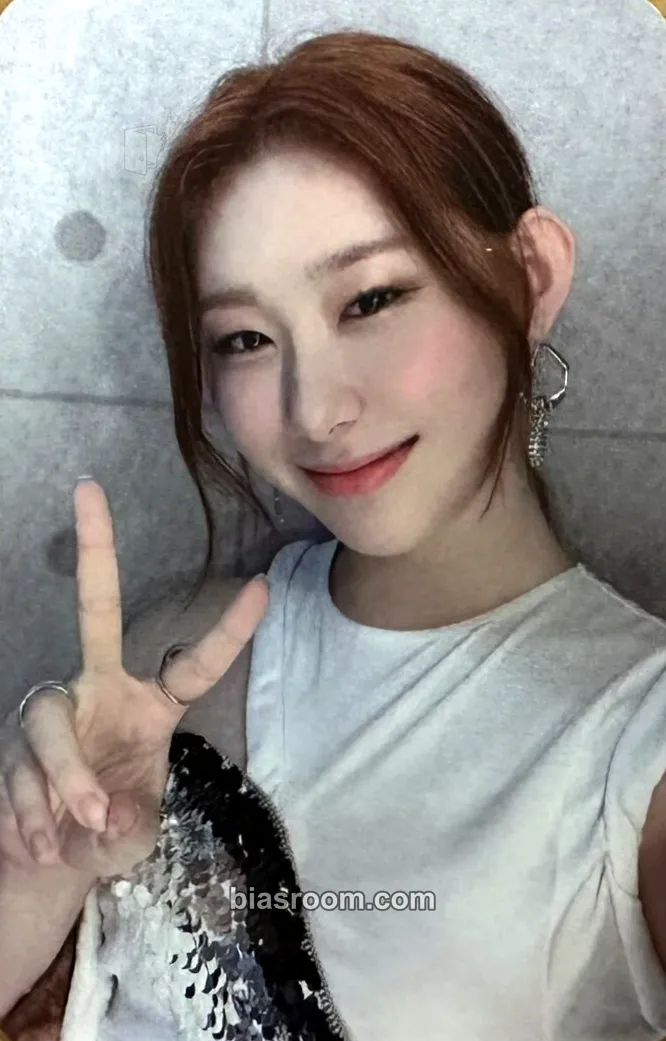 Chaeryeong NOT SHY Photocard - ITZY - ITZY K-pop photocard