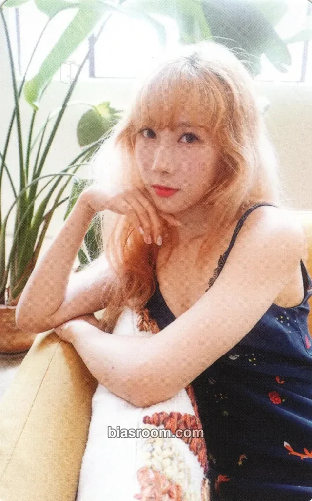 Dreamcatcher - Handong - Dreamcatcher Ittabook Other photocard set photobook inclusion