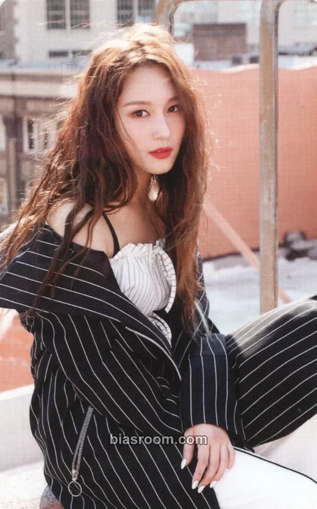 Dreamcatcher - Siyeon - Dreamcatcher Ittabook Other photocard set photobook inclusion