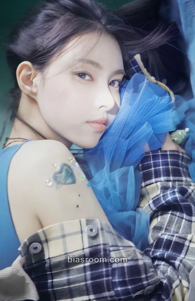 Yunah SUPER REAL ME Photocard - ILLIT - ILLIT K-pop photocard