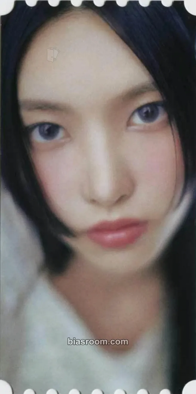 Yunah SUPER REAL ME Photocard - ILLIT - ILLIT K-pop photocard