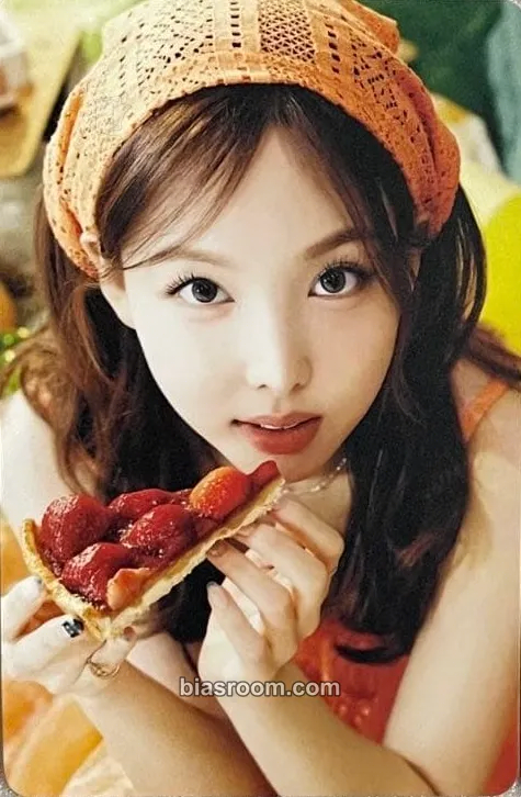 Nayeon #TWICE5 Photocard - TWICE - TWICE K-pop photocard