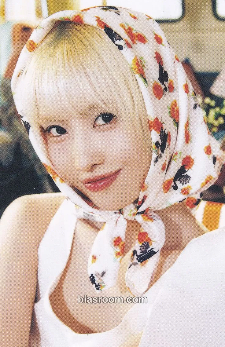 Momo #TWICE5 Photocard - TWICE - TWICE K-pop photocard