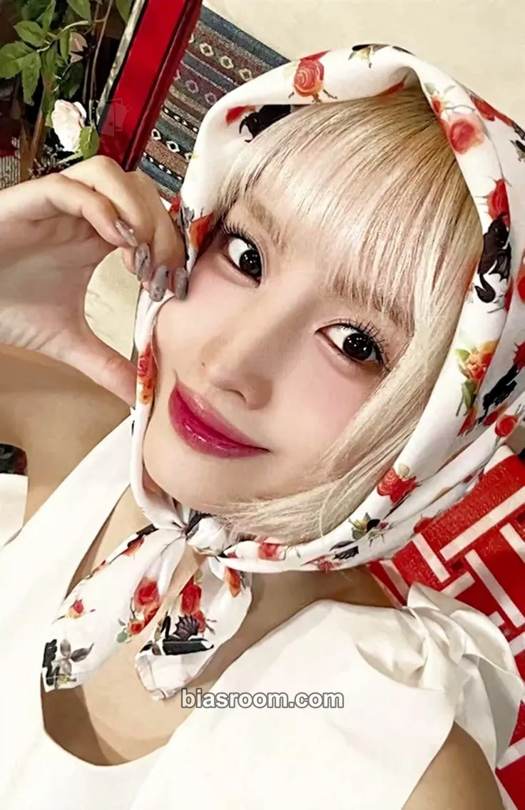 Momo #TWICE5 Photocard - TWICE - TWICE K-pop photocard