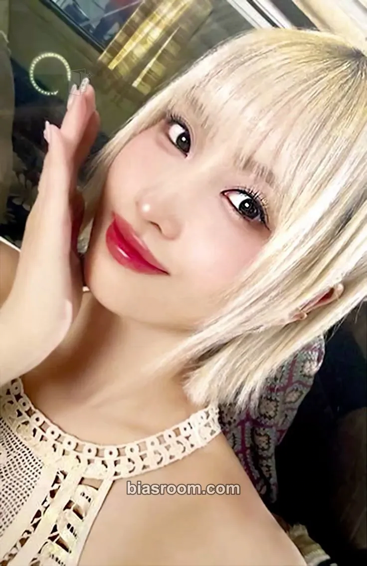 Momo #TWICE5 Photocard - TWICE - TWICE K-pop photocard