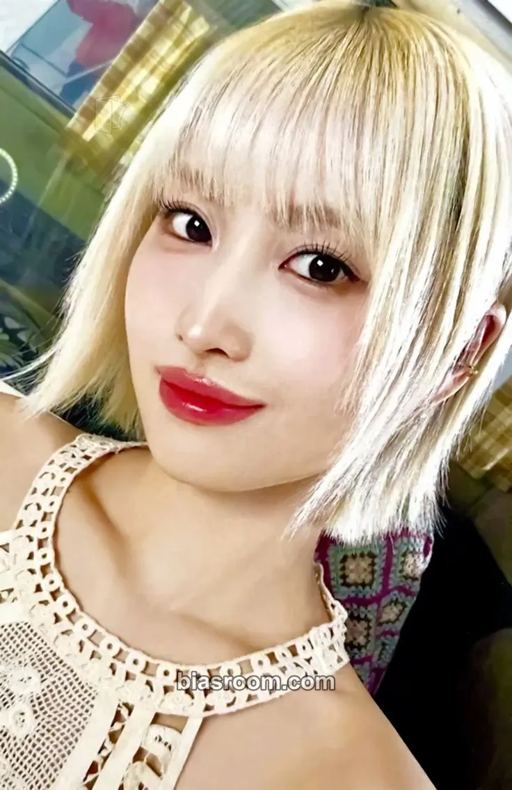 Momo #TWICE5 Photocard - TWICE - TWICE K-pop photocard