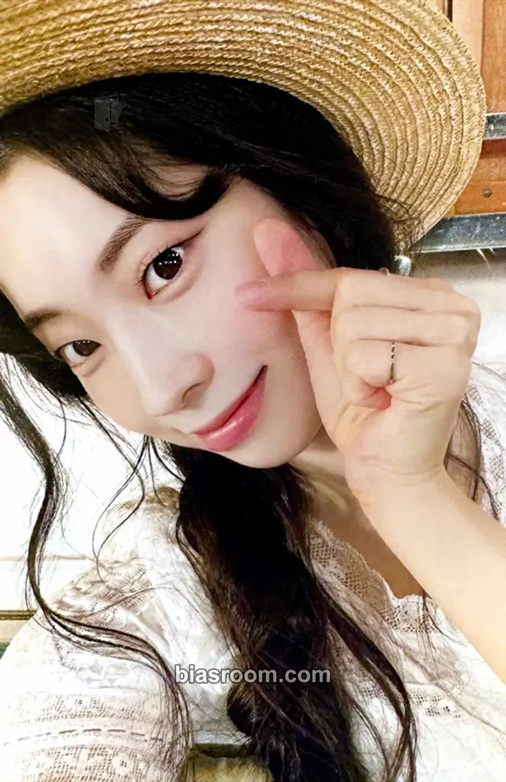 Dahyun #TWICE5 Photocard - TWICE - TWICE K-pop photocard