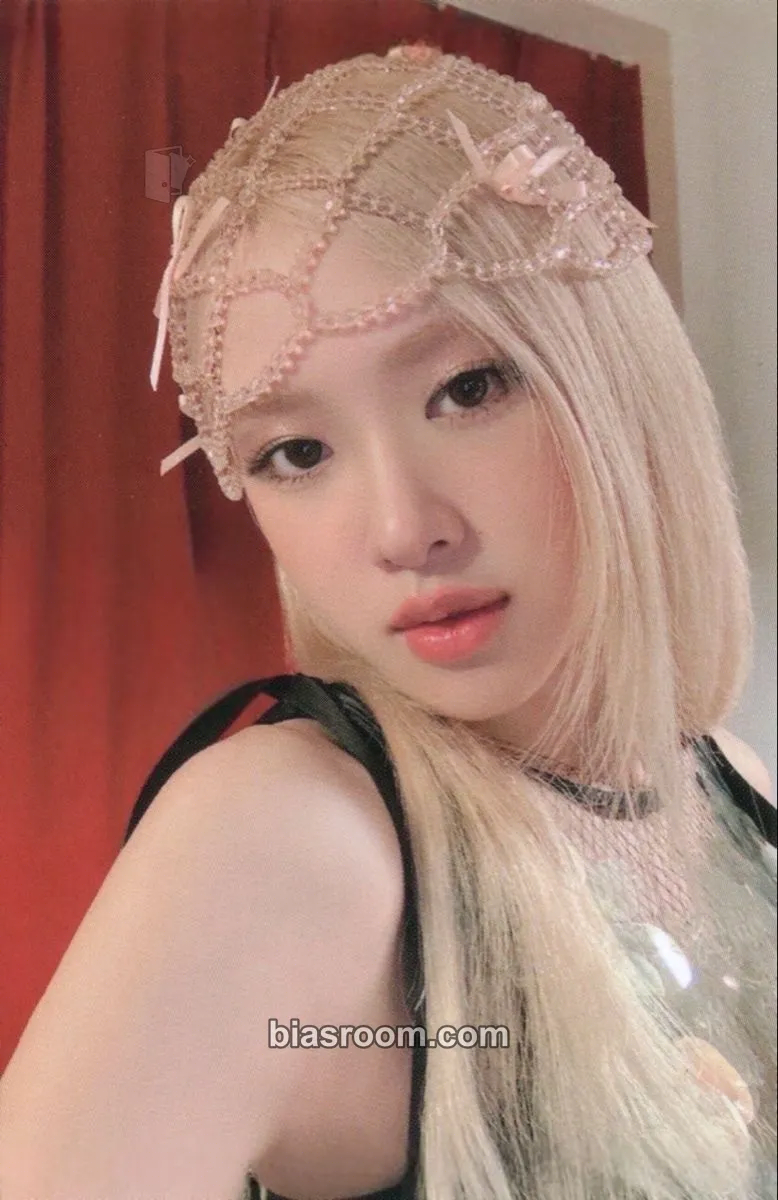Rosé Rosé - Season’s Greetings: From HANK & ROSÉ To You 2024 Photocard - BLACKPINK - BLACKPINK K-pop photocard