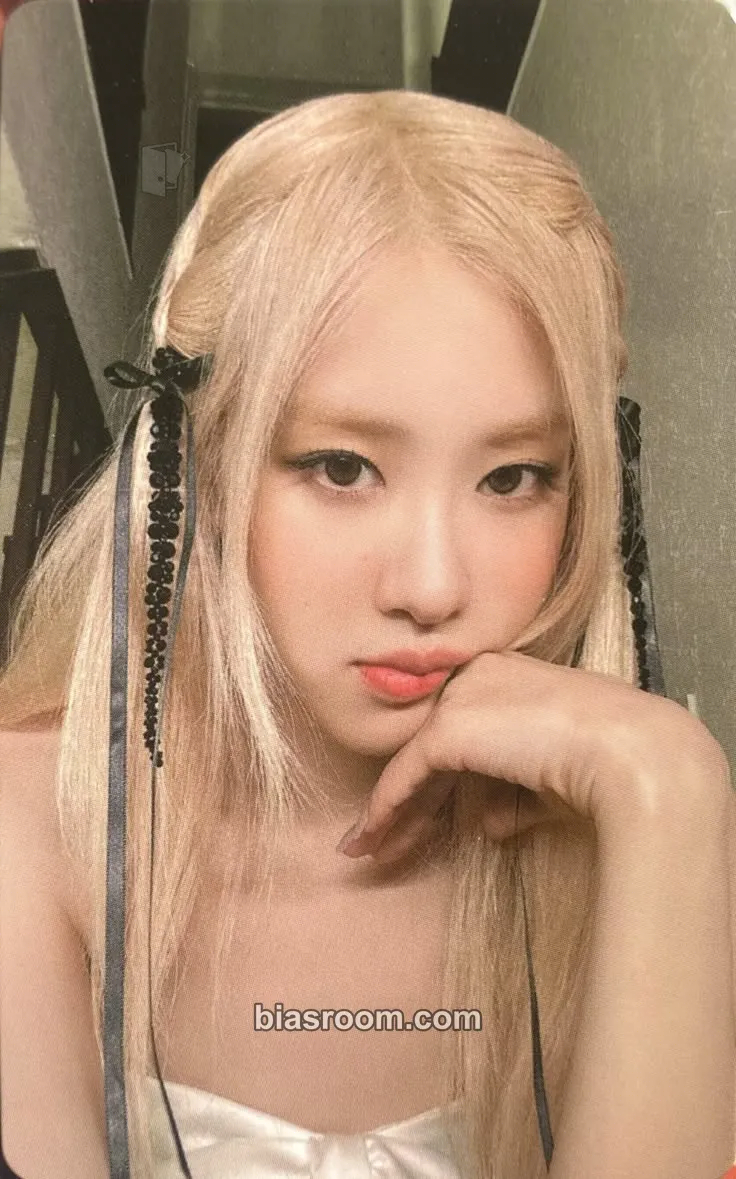 Rosé Rosé - Season’s Greetings: From HANK & ROSÉ To You 2024 Photocard - BLACKPINK - BLACKPINK K-pop photocard