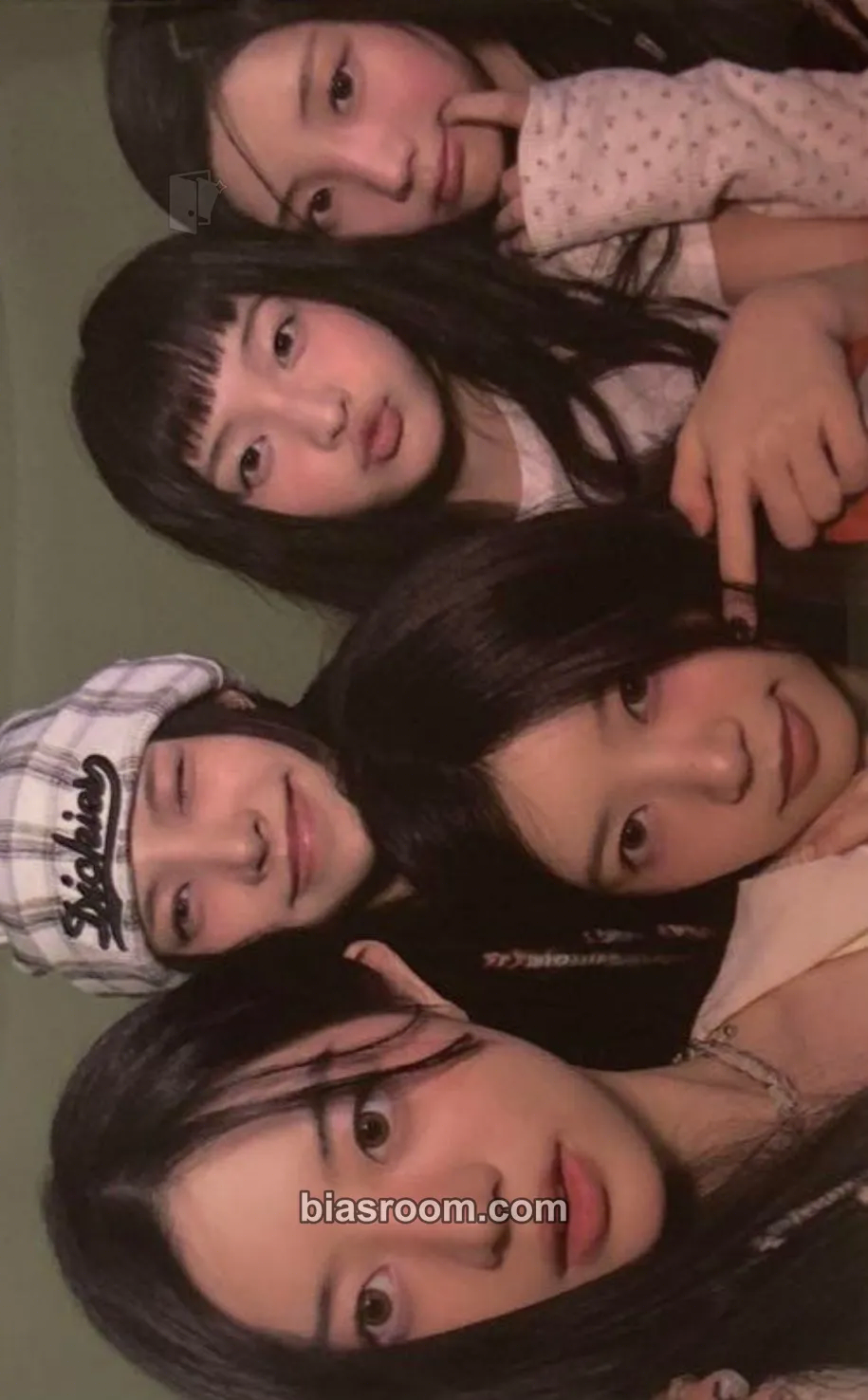 SUPER REAL ME Photocard - ILLIT - ILLIT K-pop photocard