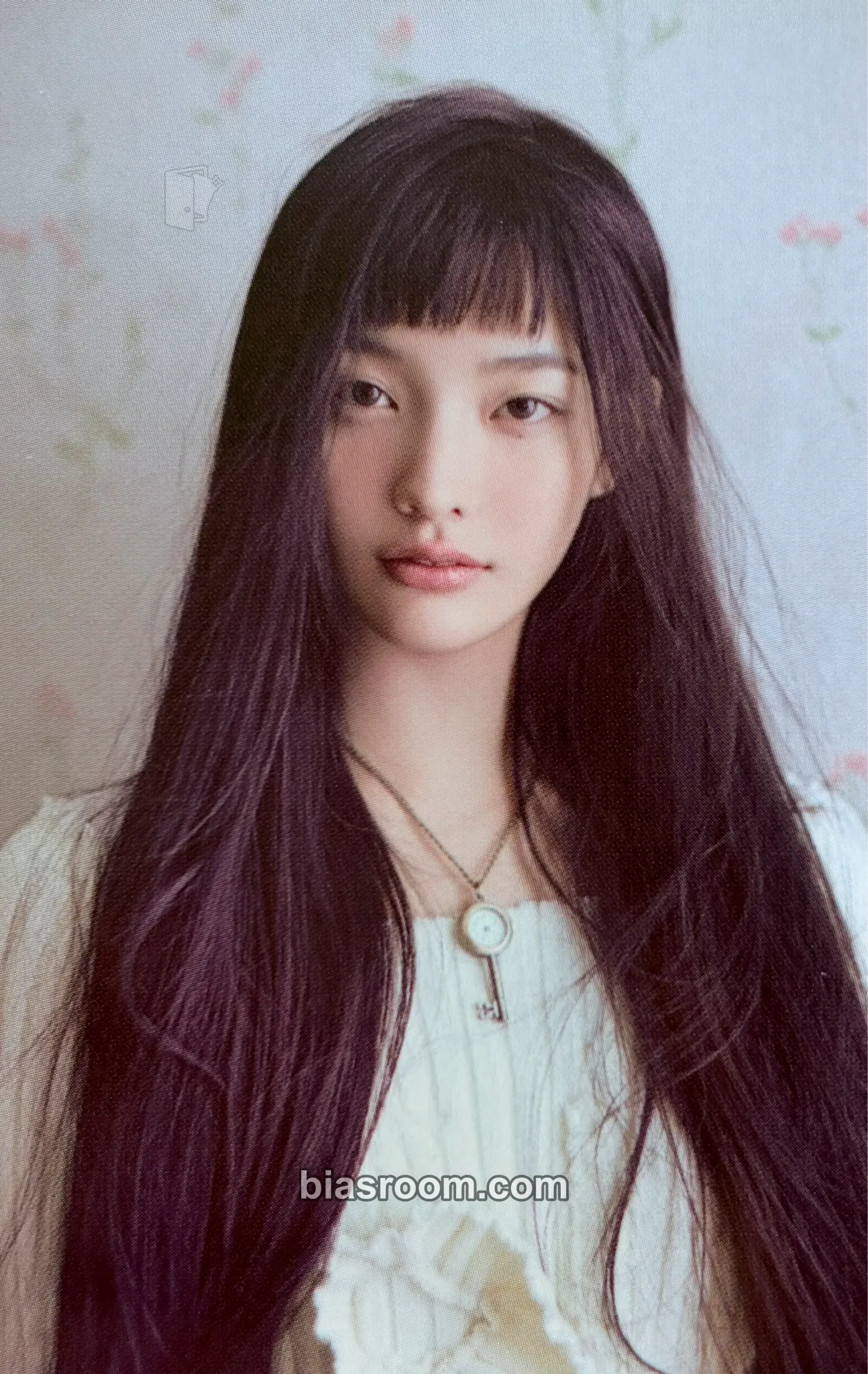 Iroha SUPER REAL ME Photocard - ILLIT - ILLIT K-pop photocard