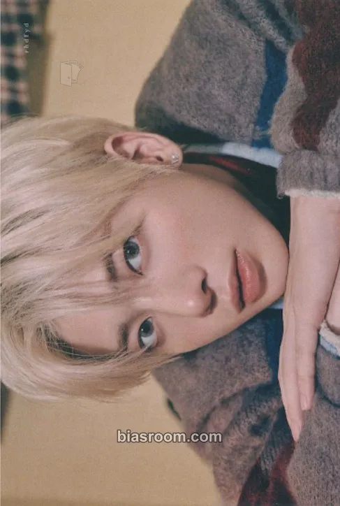 Taehyun STILL DREAMING Photocard - TOMORROW X TOGETHER - TOMORROW X TOGETHER K-pop photocard