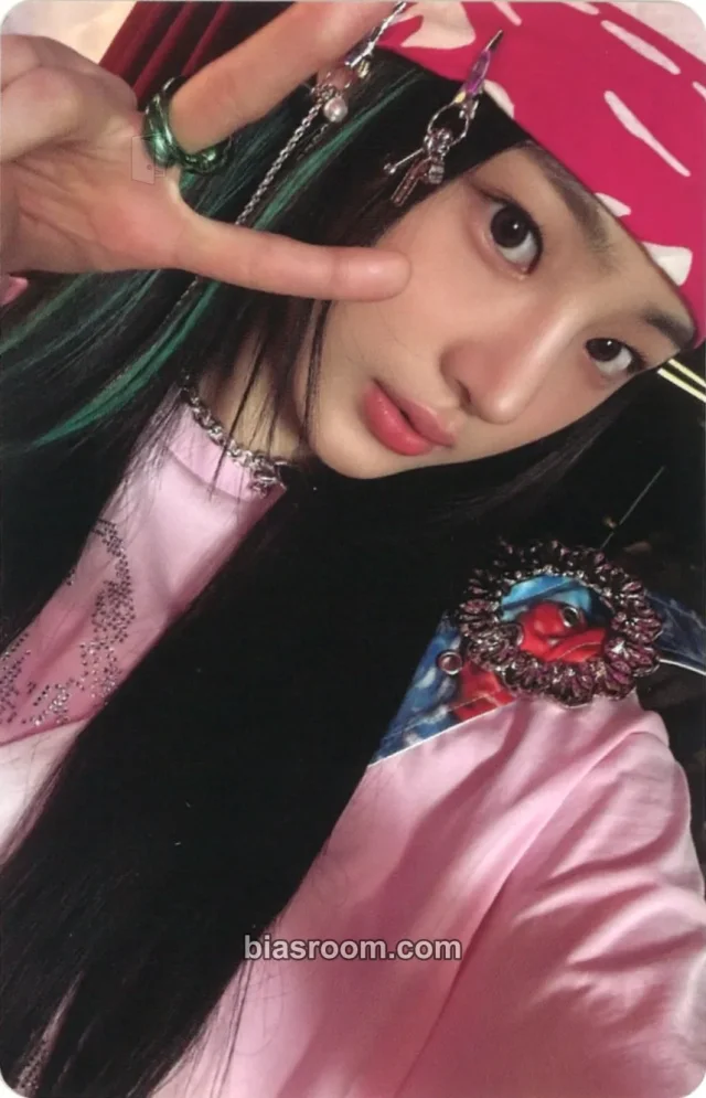 NewJeans - Minji - Get Up Album album photocard bunny beach bag version minji version