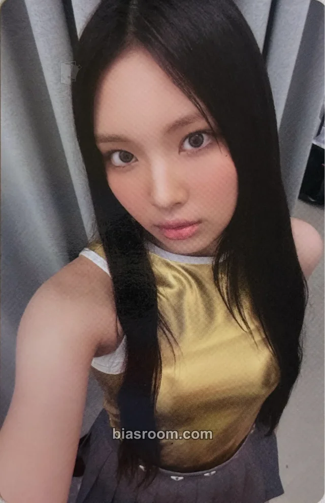 NewJeans - Hyein - Get Up Album album photocard bunny beach bag version hyein version