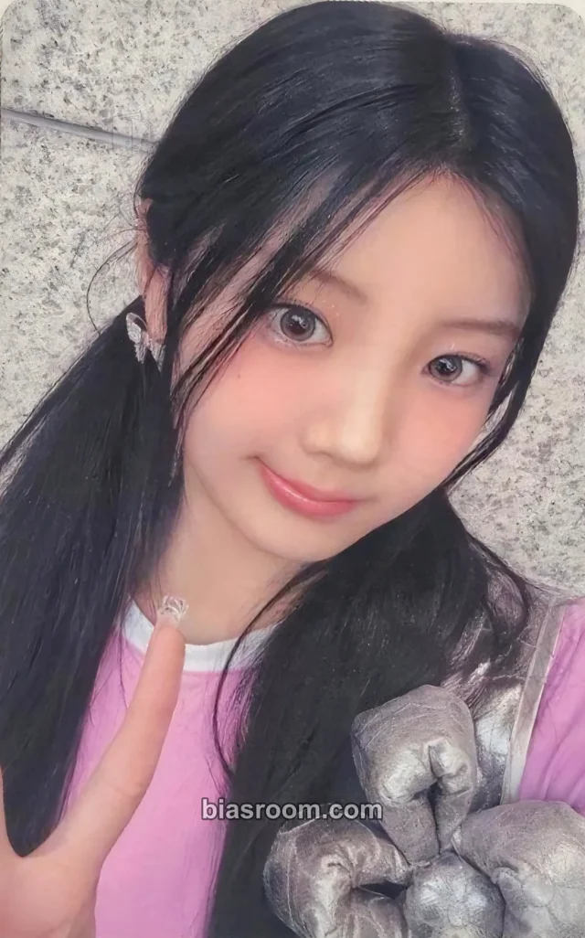 ILLIT - Wonhee - 2025 GLITTER DAY in JAPAN Event jpfc (japan fanclub) day 1 lucky draw