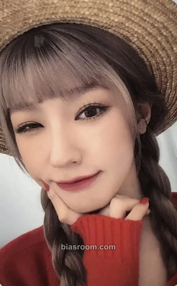 Miyeon MY Photocard - i-dle - i-dle K-pop photocard