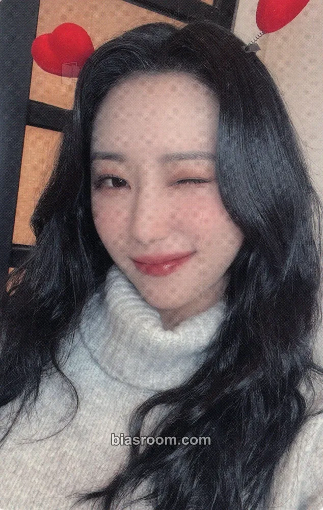 SuA My Christmas Sweet Love Photocard - Dreamcatcher - Dreamcatcher K-pop photocard