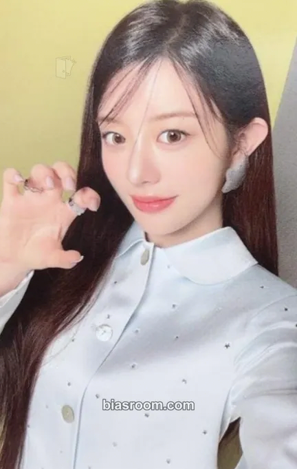 Minju 2025 GLITTER DAY in SEOUL Photocard - ILLIT - ILLIT K-pop photocard