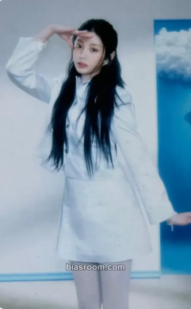 ILLIT - Wonhee - 2025 GLITTER DAY in SEOUL Event trading card merch photocard