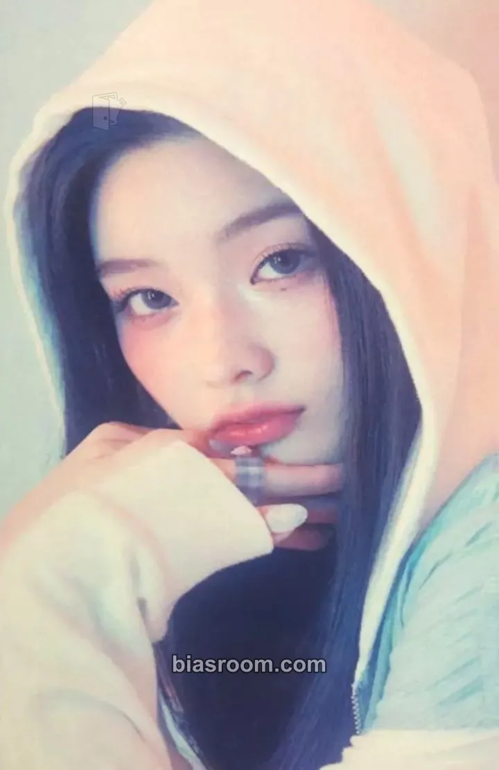 Iroha I'LL LIKE YOU Photocard - ILLIT - ILLIT K-pop photocard