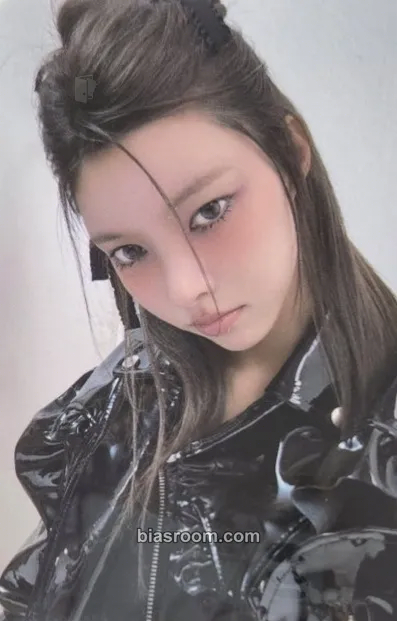 Yunah I'LL LIKE YOU Photocard - ILLIT - ILLIT K-pop photocard
