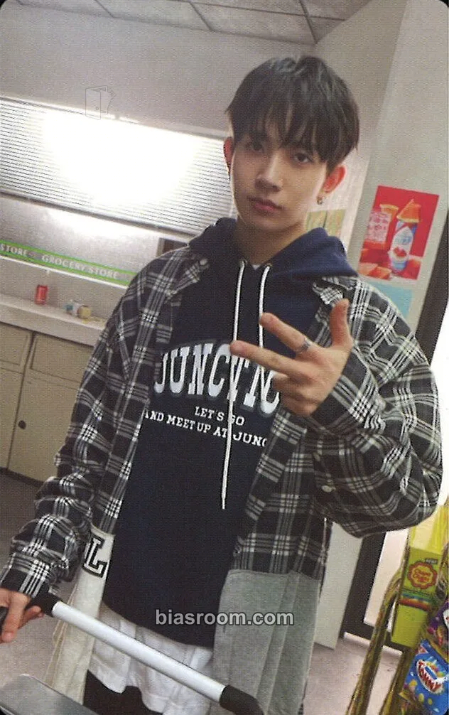 Heeseung MANIFESTO: DAY 1 Photocard - ENHYPEN - ENHYPEN K-pop photocard