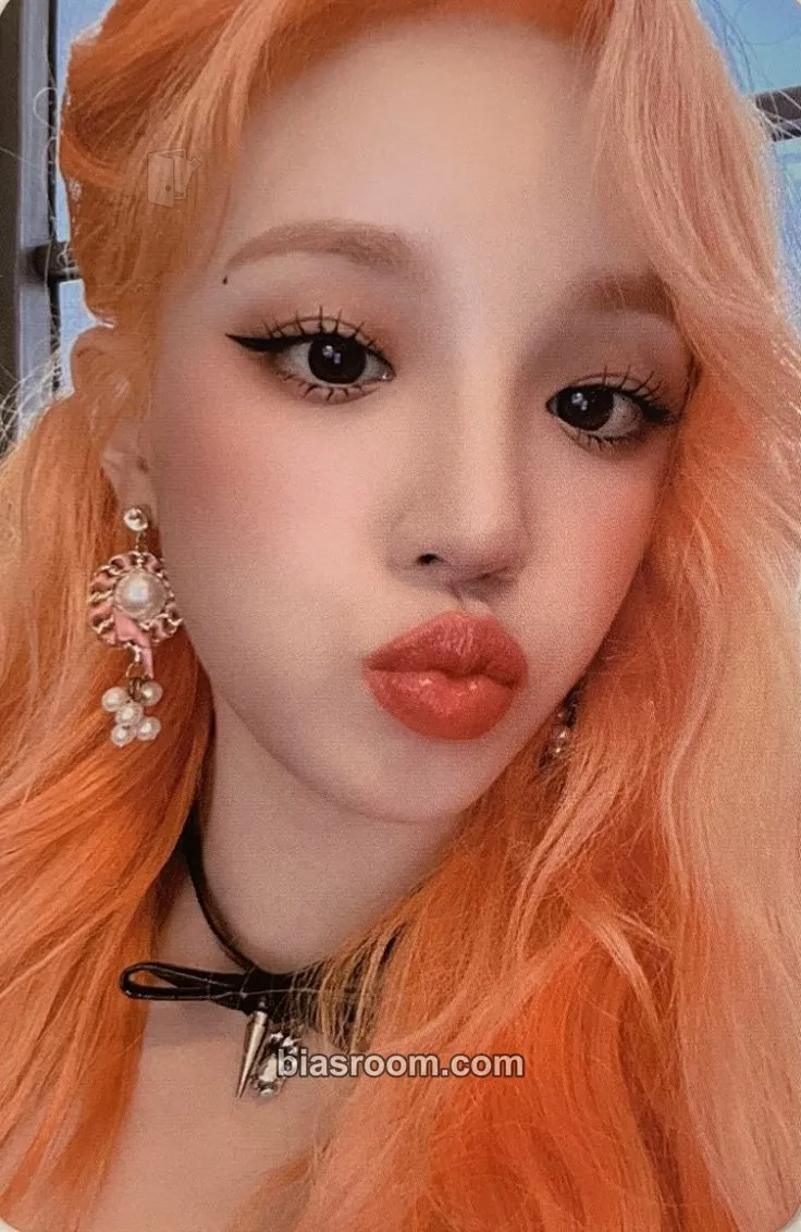 Yuqi I Love Photocard - i-dle - i-dle K-pop photocard