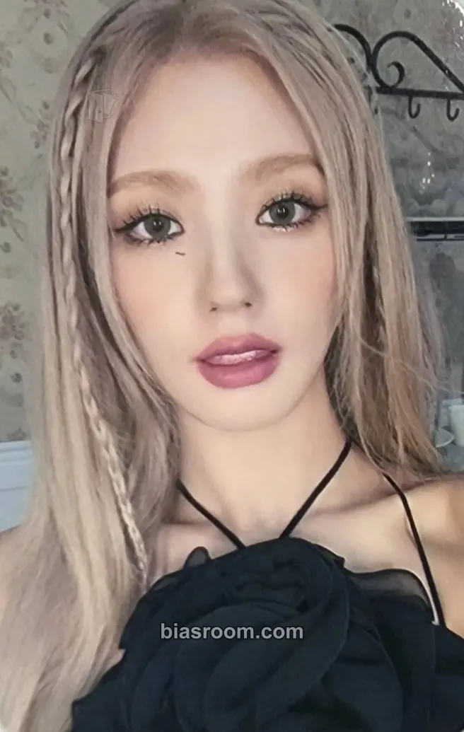 Miyeon I Love Photocard - i-dle - i-dle K-pop photocard