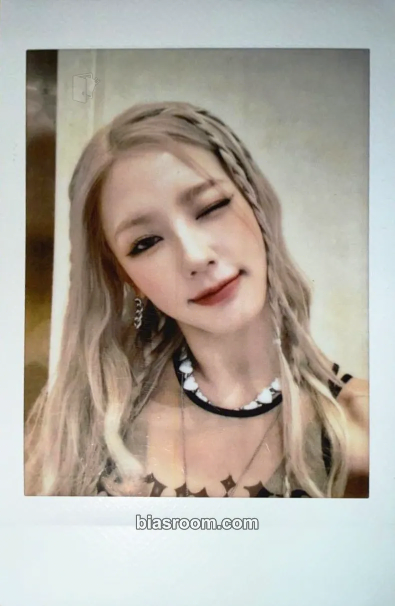 Miyeon I Love Photocard - i-dle - i-dle K-pop photocard
