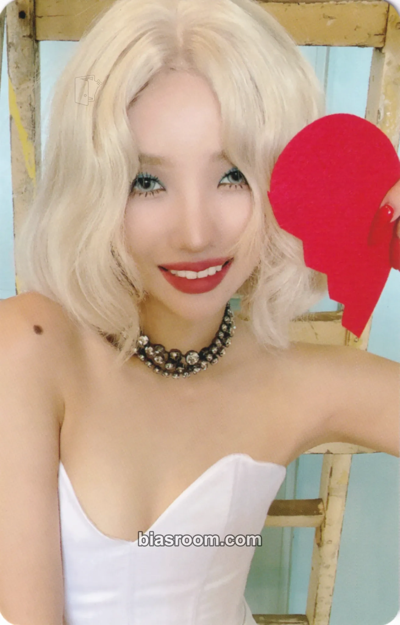 Soyeon I Love Photocard - i-dle - i-dle K-pop photocard