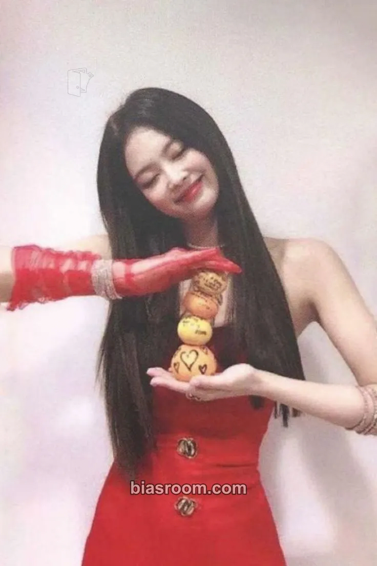 Jennie SOLO (Jennie solo) Photocard - BLACKPINK - BLACKPINK K-pop photocard