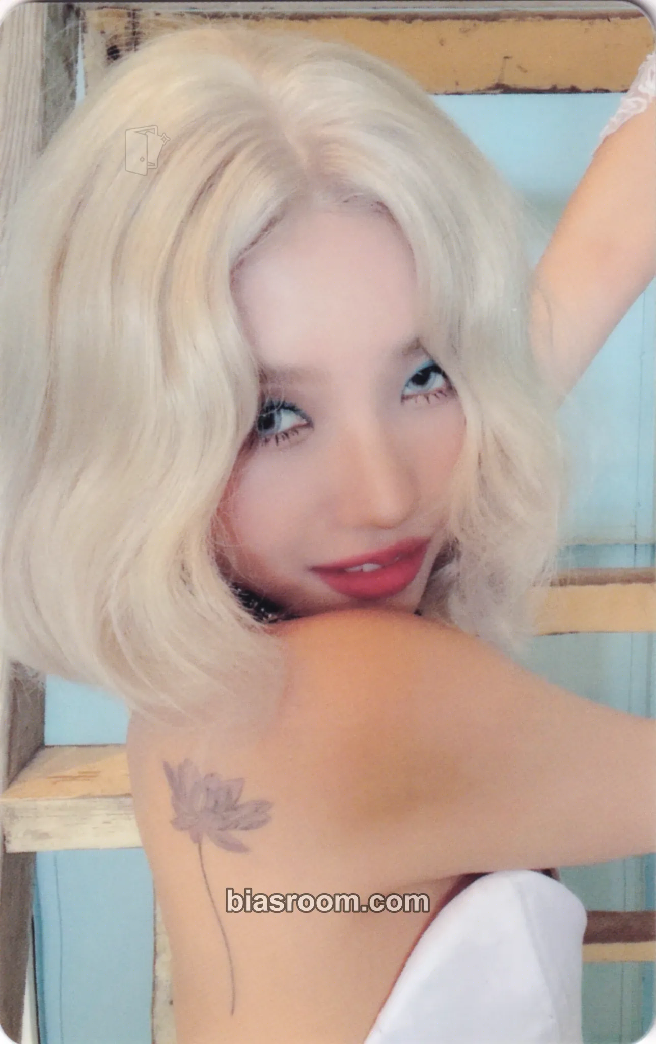 Soyeon I Love Photocard - i-dle - i-dle K-pop photocard