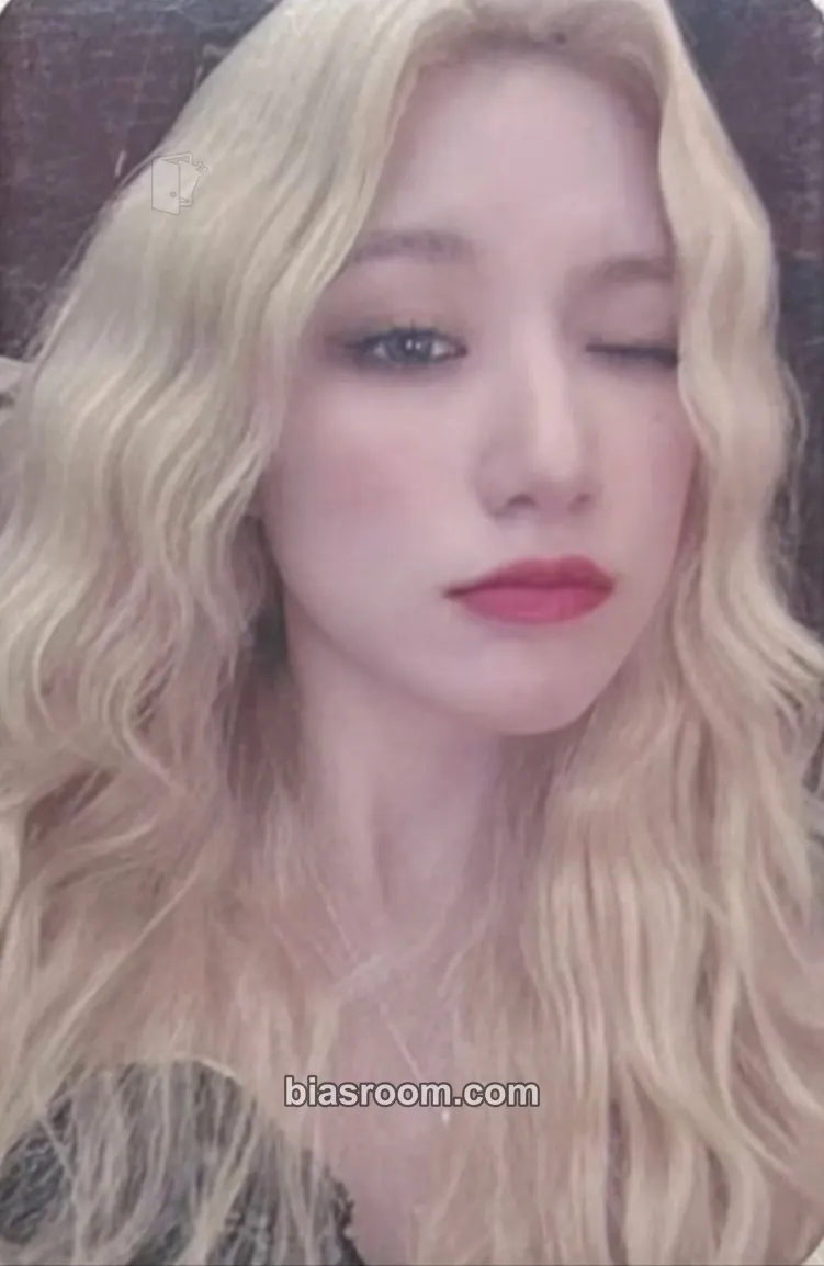 Shuhua I Love Photocard - i-dle - i-dle K-pop photocard