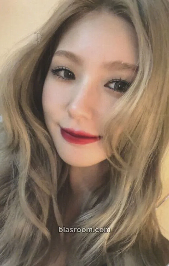Miyeon I Love Photocard - i-dle - i-dle K-pop photocard