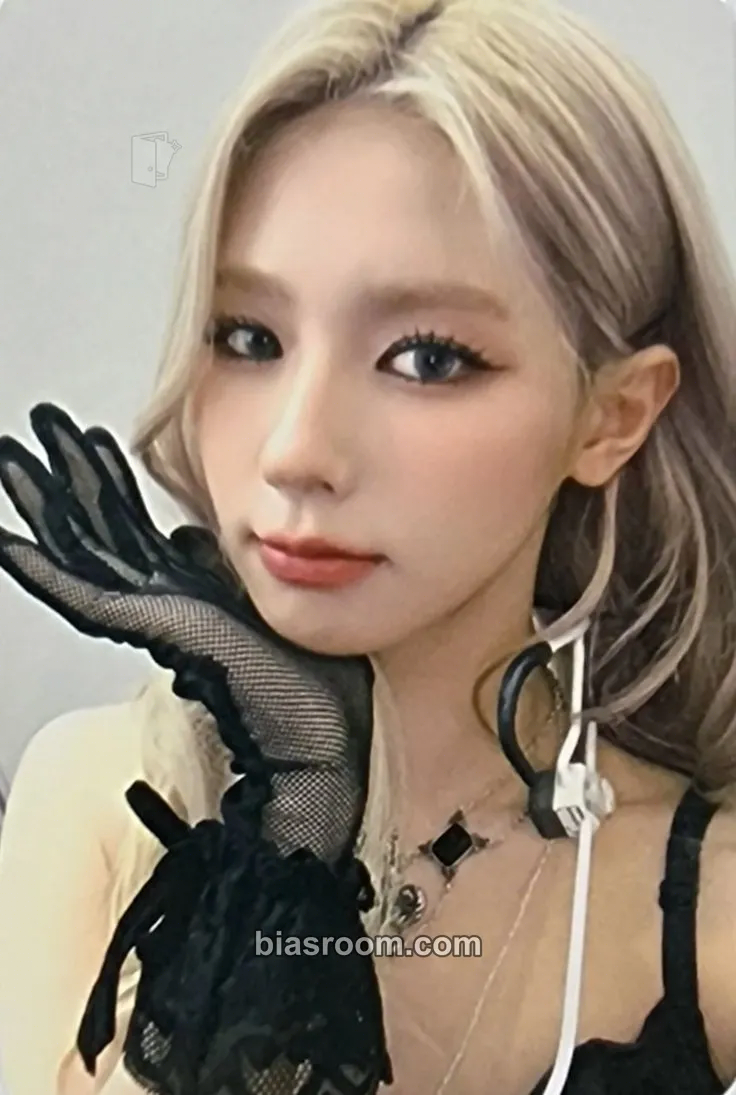 Miyeon I Love Photocard - i-dle - i-dle K-pop photocard
