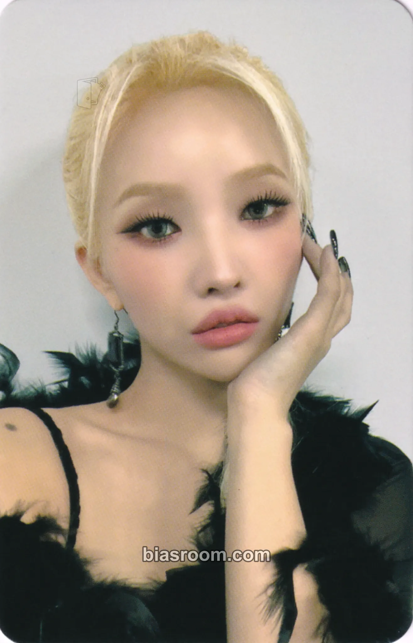 Soyeon I Love Photocard - i-dle - i-dle K-pop photocard