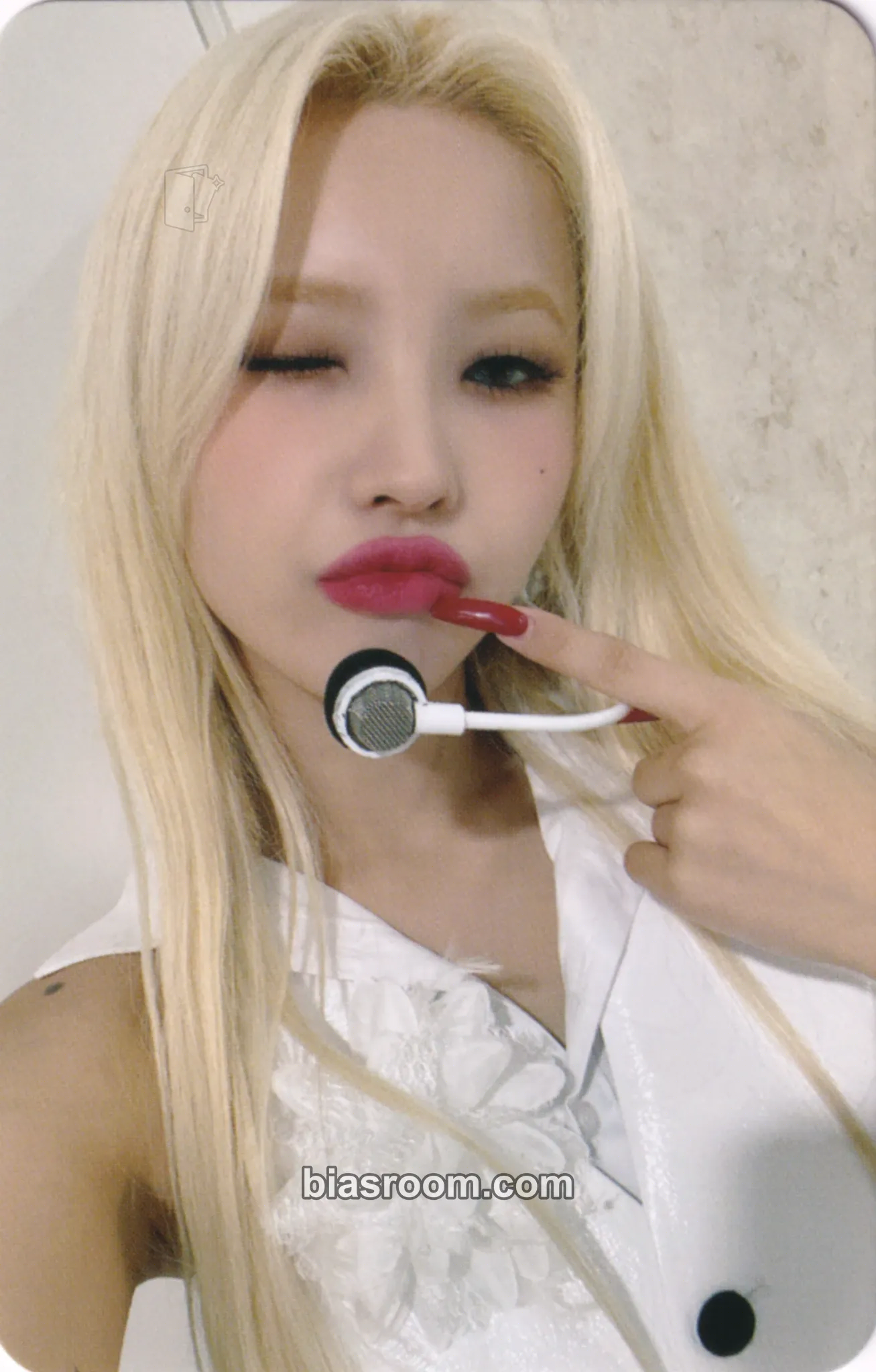 Soyeon I Love Photocard - i-dle - i-dle K-pop photocard