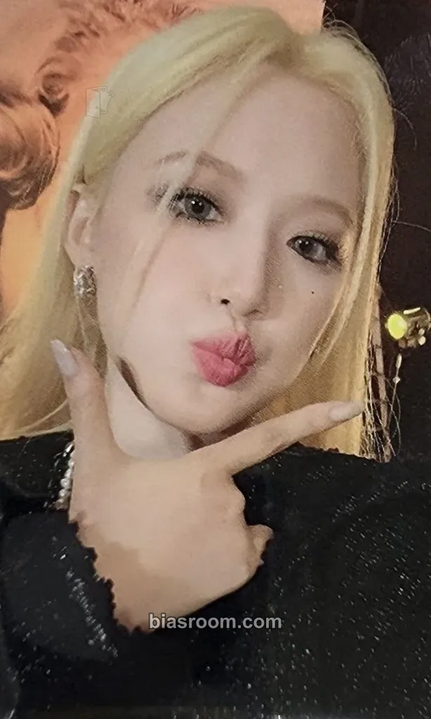 Shuhua I Love Photocard - i-dle - i-dle K-pop photocard