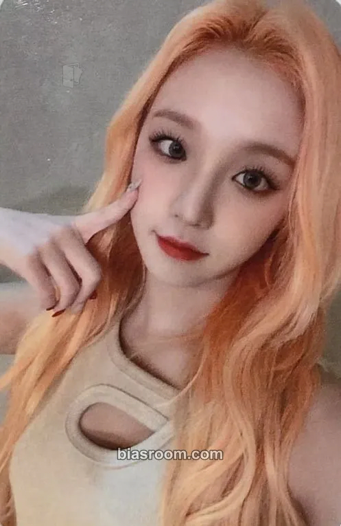 Yuqi I Love Photocard - i-dle - i-dle K-pop photocard