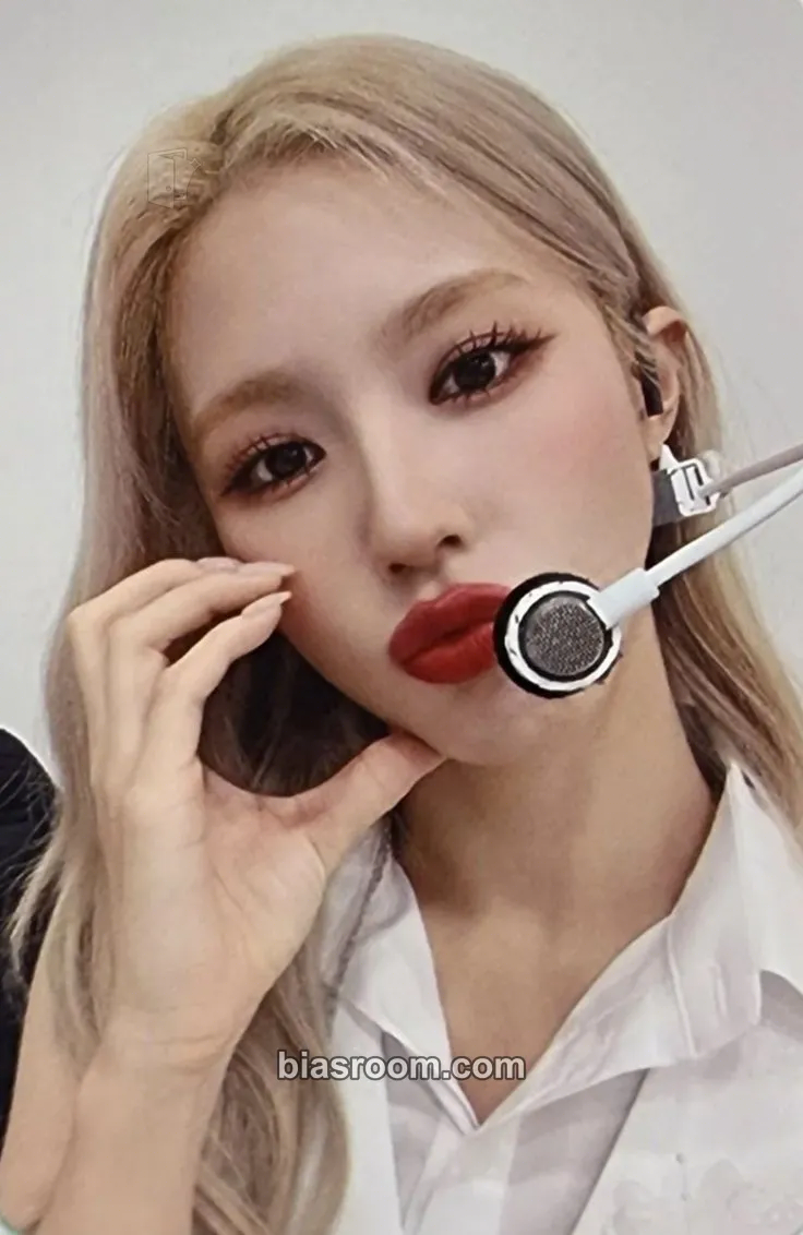 Miyeon I Love Photocard - i-dle - i-dle K-pop photocard