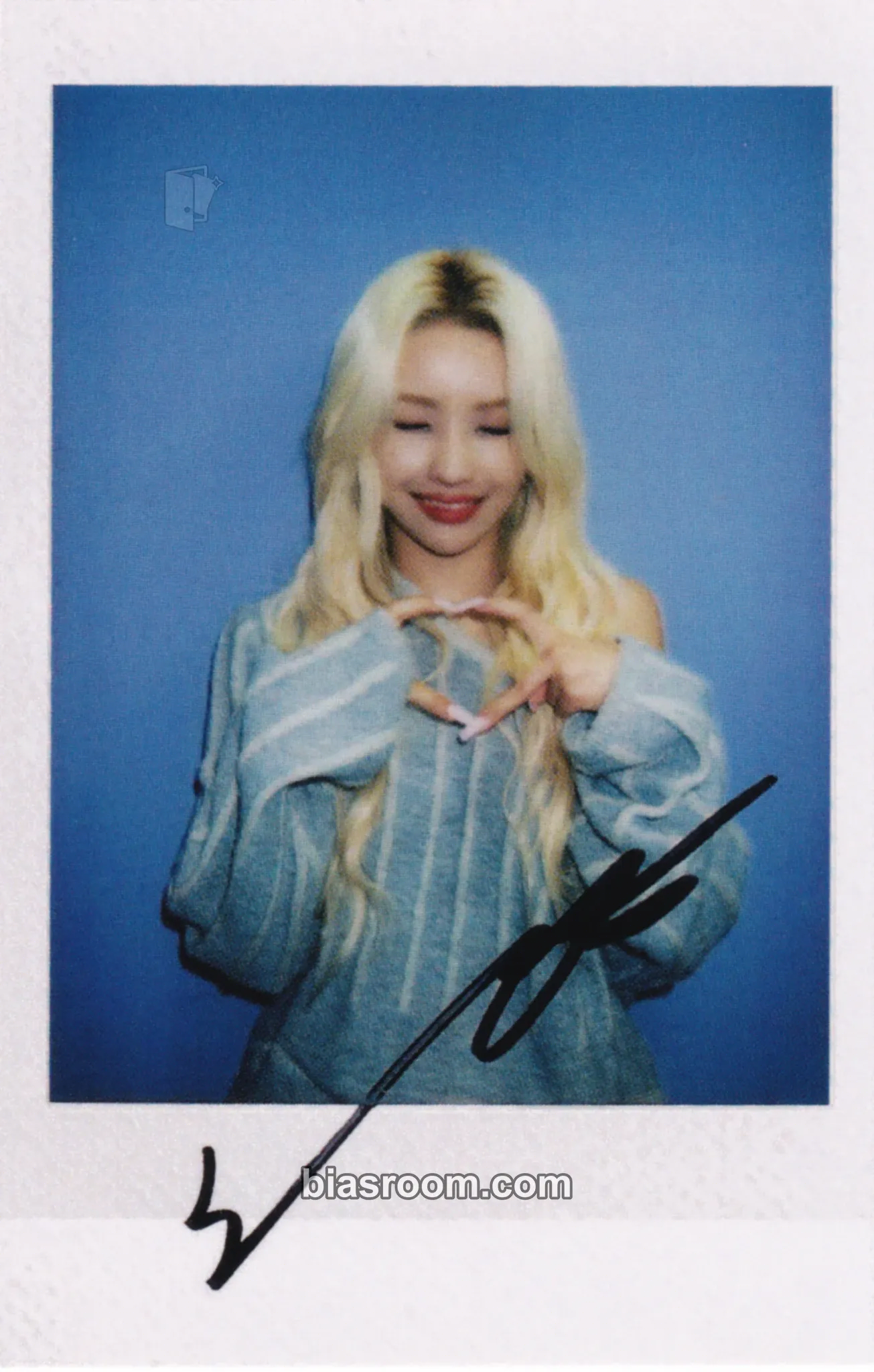 Soyeon I Love Photocard - i-dle - i-dle K-pop photocard